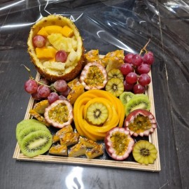 Plateaux fruits coupés 8/10 personnes